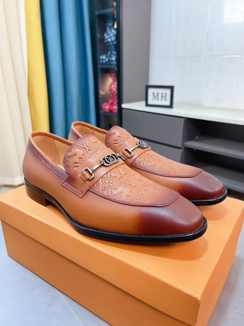 Men's men's shoes 💰500🌸🌸 [Louis Vuitton (LV)] High-end business formal leather shoes 🍀 luxurious and elegant style, both practicality and style, professional focus on details and quality, counter original 1⃣️: 1⃣️ ultra-accurate reproduction 👍🏻! Material: The upper is made of imported original calfskin➕imported Italian cowhide leather. Original anti-slip and wear-resistant outsole! Code number: 38--44 (45 customized)